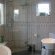 Cottage Cabernet - Bathroom with big Shower Cubicle