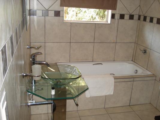 Room image 5