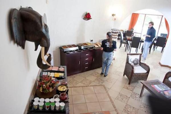 Bizafrika Guest Lodge & Conference Center