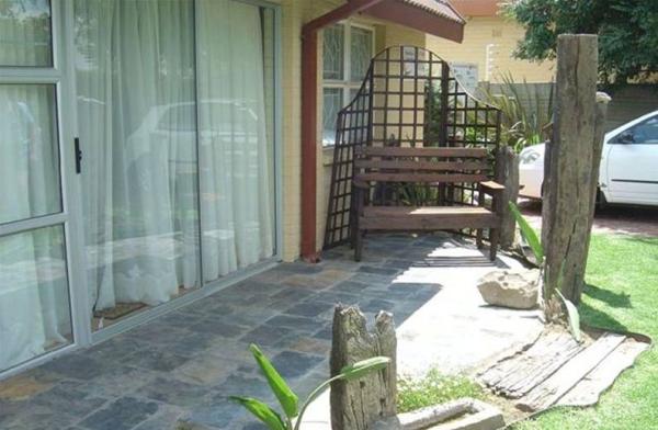 Strelitzia Guest House