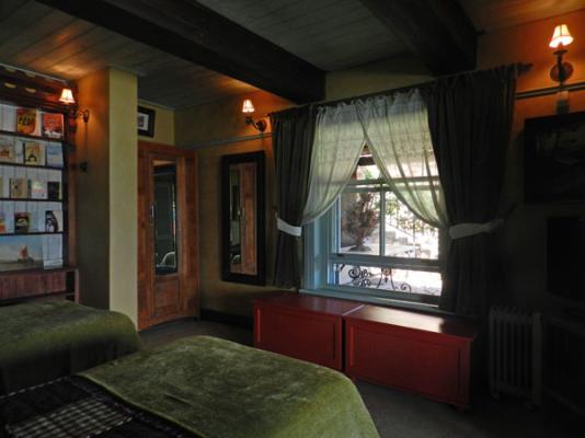 Room image 8