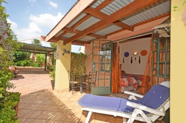 Room 4-Patio