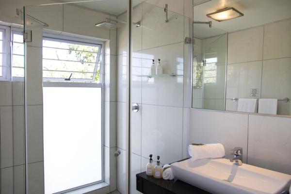 Room image 4