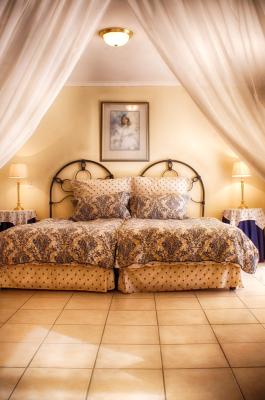 Room image 8