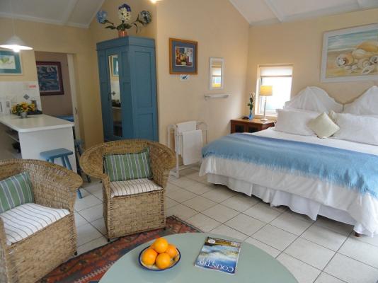 Garden Cottage main open plan bedroom