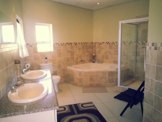 Honeymoon Suite En-suite