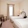 Queen's Hotel Twin Room