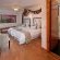 Twin/King En-suite