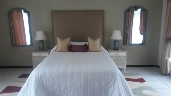 Room image 1