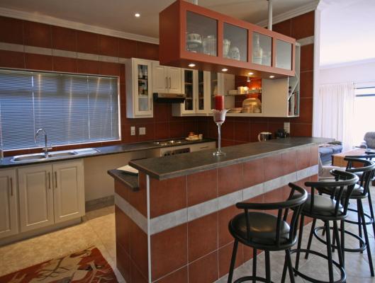 Bar kitchen in Dune view apartment