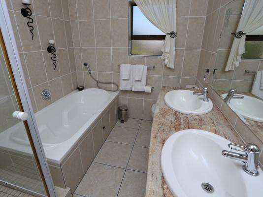 Room image 7