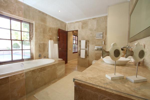 Room image 3