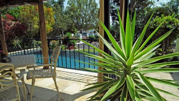 Lodge on Main pool/patio