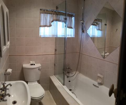 Room image 3