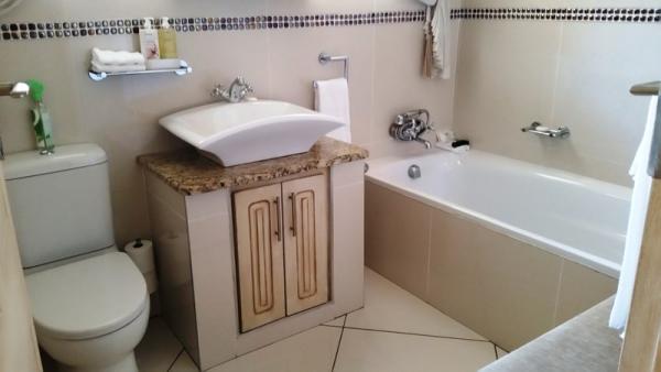 Room image 8