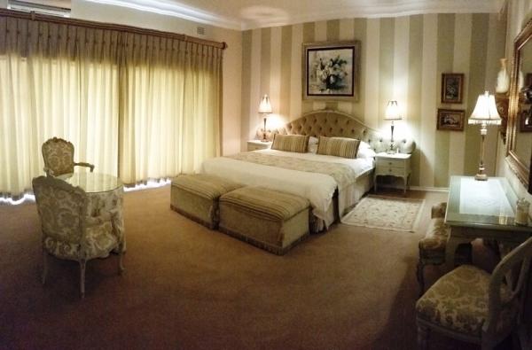 Room image 13