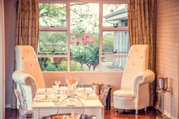 Dining Room & Lounge Area