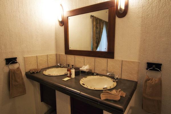 2 bedroom Chalet Main Bedroom Bathroom