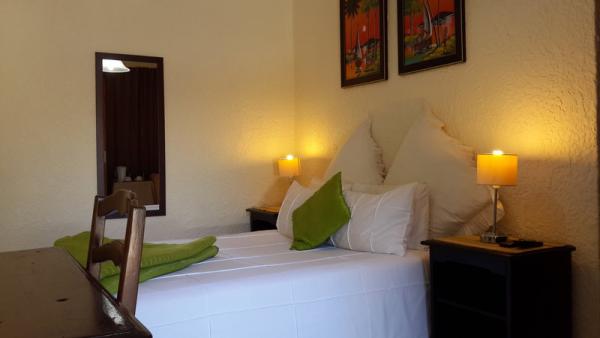 Room image 3
