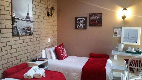 Standard twin room @ Greenfields Gold