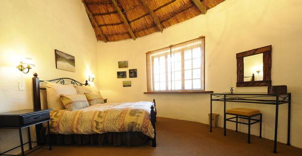 DUCKBAY MAIN BEDROOM