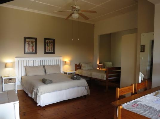 Room image 4