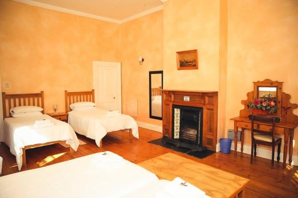 Room image 4