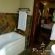 Re a Lora en-Suite Bathroom