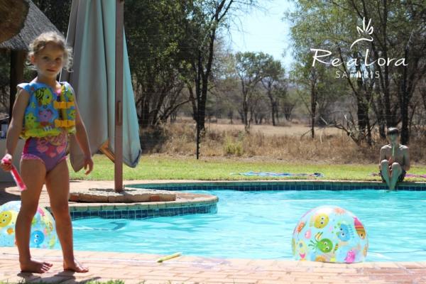 Re a Lora Swimming Pool