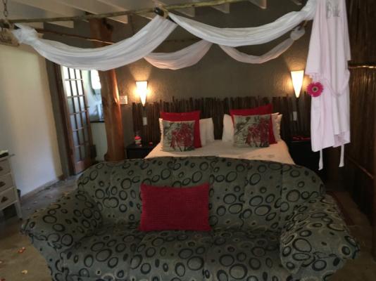Luxury self catering unit with jet bath