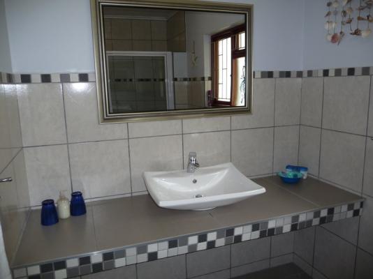Room image 3