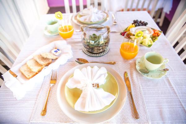 Breakfast Table Setting