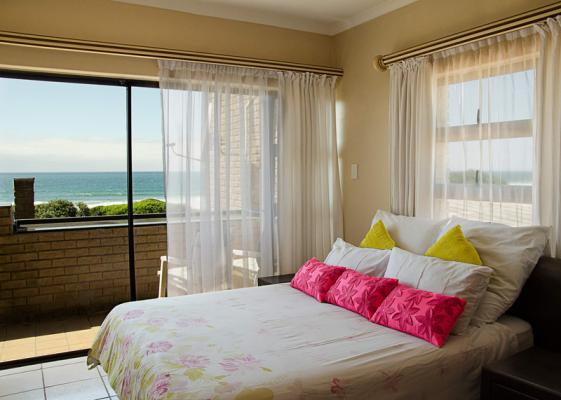 Seven Seas SA - Main Bedroom
