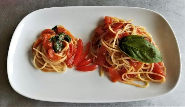 Spaghetti with Fresh Tomato