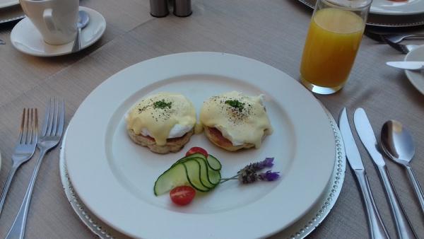 Eggs Benedict