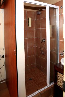 Standard room - Bathroom