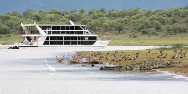 Shayamanzi Houseboats