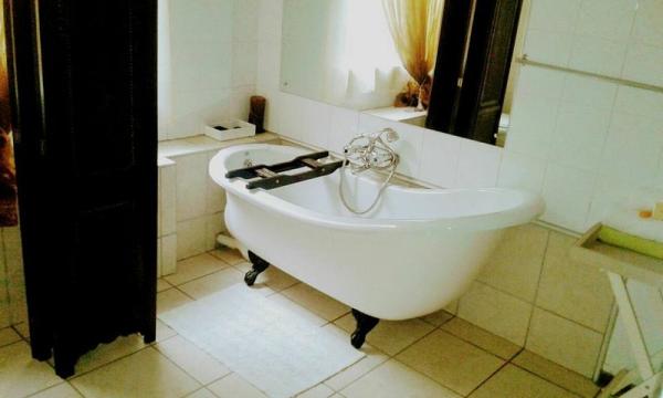 En suite bathrooms