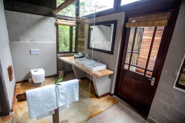 Bush Villa Bathroom