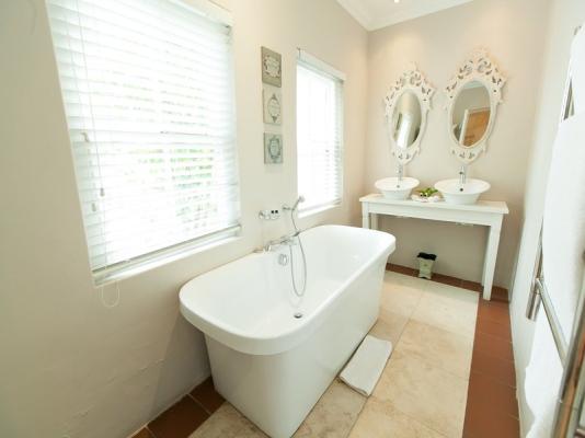 Family Villa Bathroom