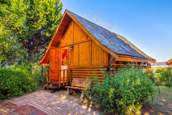 Individual Log cabin with spa bath