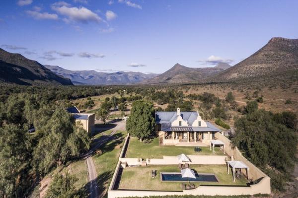 Courtyard Manor - Birds Eye view