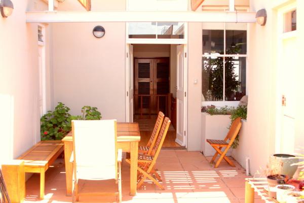 Main Apartment Courtyard