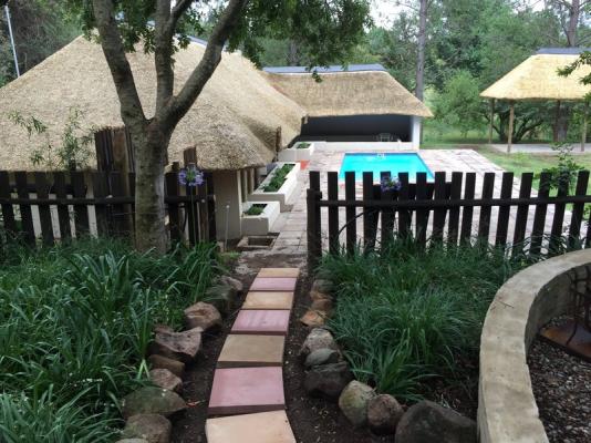 Lapa, boma and pool area