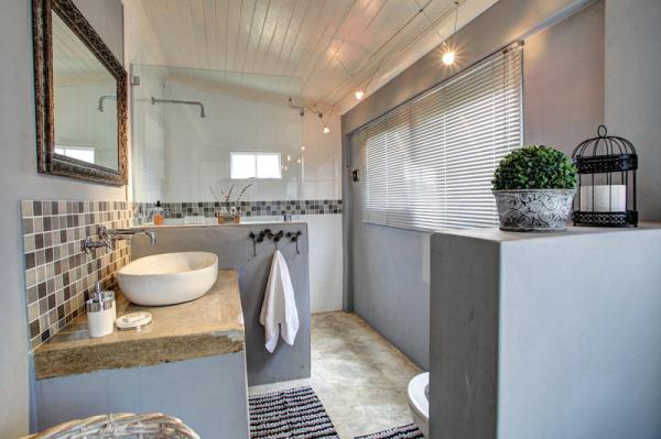 Farmhouse - bathroom