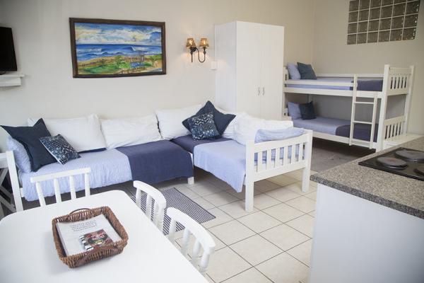 Shorebreak Cottage sea view 4-6 Sleeper Apartment 