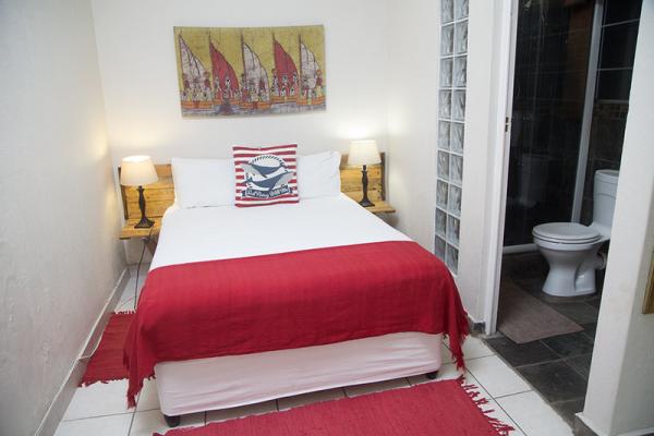 Shorebreak Cottage sea view 4-6 Sleeper Apartment 
