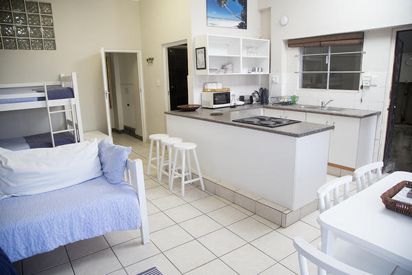 Shorebreak Cottage sea view 4-6 Sleeper Apartment 