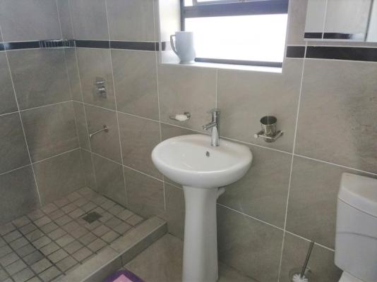 En-Suite Bathroom