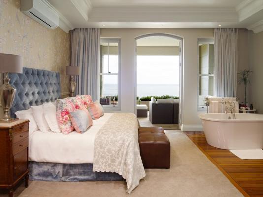 Superior Oceanfront Suite